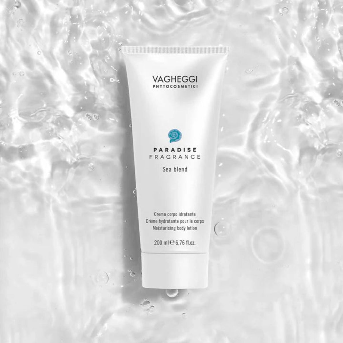 Vagheggi Crema Corpo Sea Blend, tubo bianco su sfondo acqua 200 ml