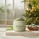 Arencia Fresh Green Rice Mochi Cleanser, vasetto in ambientazione naturale