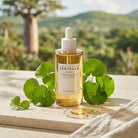 Skin1004 Madagascar Centella Ampoule, flacone in ambientazione naturale