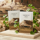 Skin1004 Madagascar Centella Watergel Sheet Ampoule Mask, confezione in ambientazione naturale