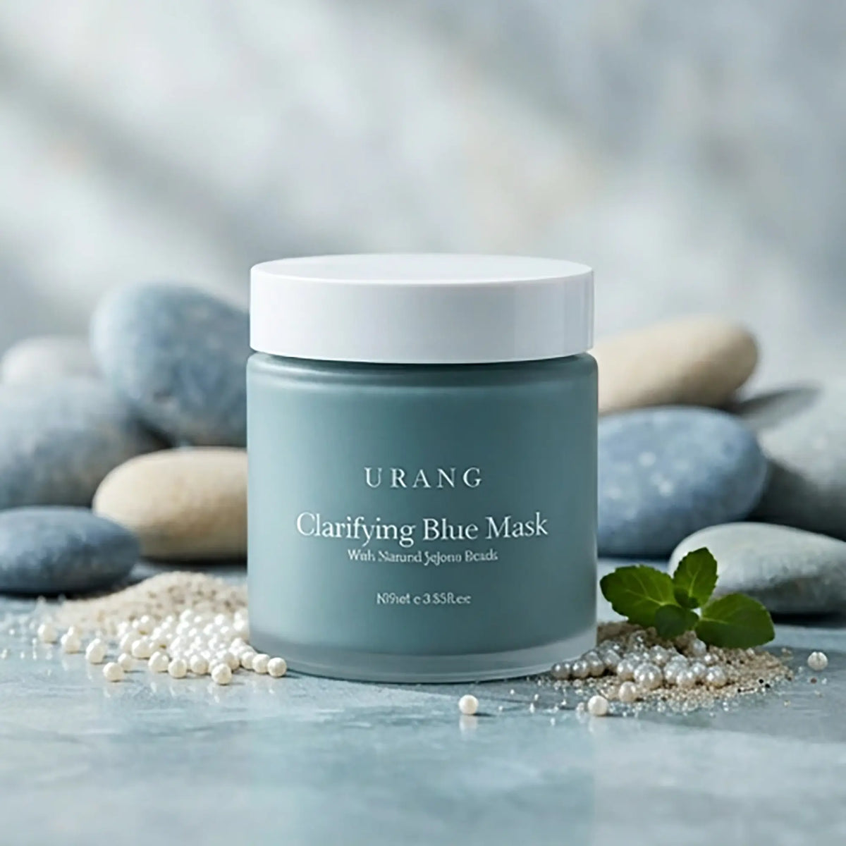 Urang Clarifying Blue Mask, vasetto in ambientazione naturale