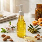 Urang Natural Cleansing Oil, flacone tra mandorle e olive